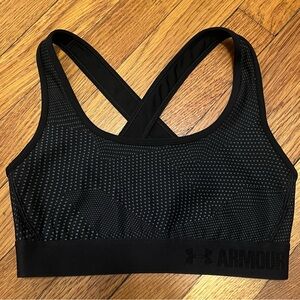 Under Armour Mid Crossback Sports Bra in Abstract Black Size S